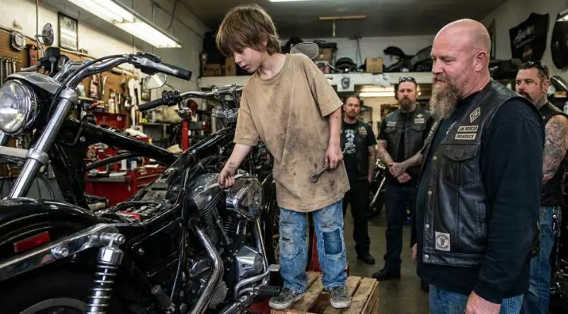 Every Mechanic Gave Up on the Forty-Year-Old Motorcycle — Then a Poor Four-Year-Old Boy Repeated the Words His Late Father Left Behind