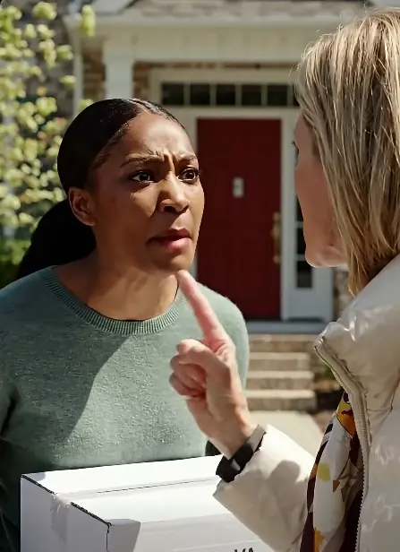 The HOA President Called The Cops On A Woman Carrying Boxes — Then The Sheriff Saluted Her