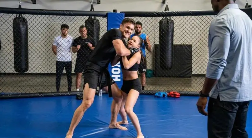 Everyone Watched Him Hold the Choke Too Long — Then a Stranger Walked Forward