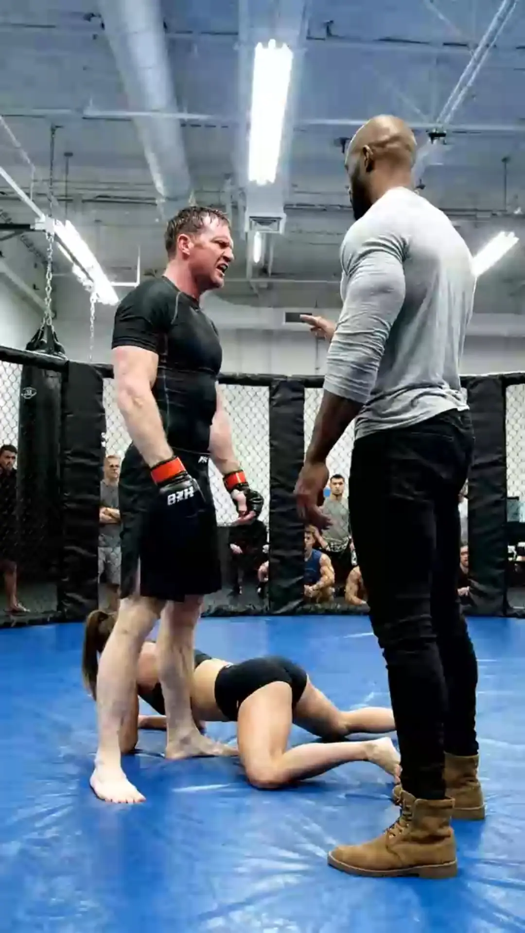 WHEN THE REFEREE LOOKED AWAY — THE STRANGER WHO WALKED INTO THE CAGE