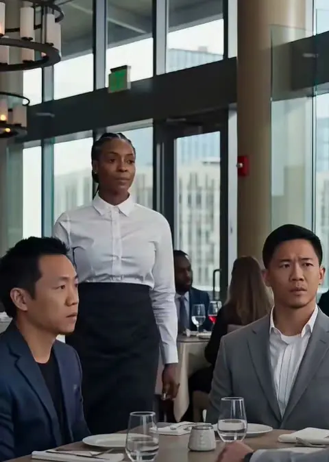 Millionaire Bet $100K a Black Waitress Can't Speak Chinese — Her Reply Makes the Whole Room Stand Up