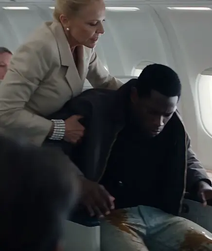 She Stole My First-Class Seat And Spilled My Coffee While The Flight Crew Ignored My Ticket