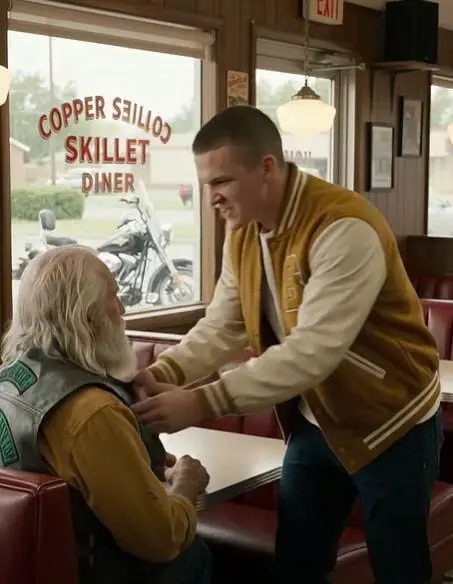 Waitress Saved an Elderly Biker From Teen Bullies — Two Hours Later, Hundreds of Motorcycles Surrounded the Diner