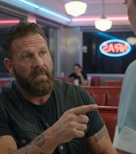Biker Leader Saw the Waitress’s Bruises Behind the Diner Counter — Then His Brotherhood Made Her Abuser Answer in Front of the Entire Town