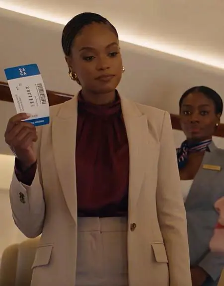 While I was sitting in seat 1A waiting for Northstar Airways Flight 418 to depart, the captain stepped into first class